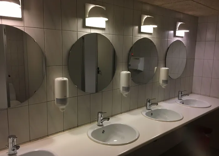 Hotel Shell